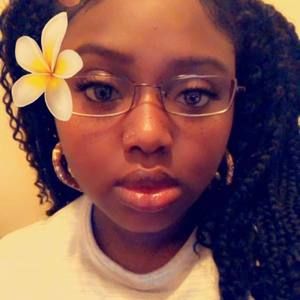 Meet your Posher, Rayven